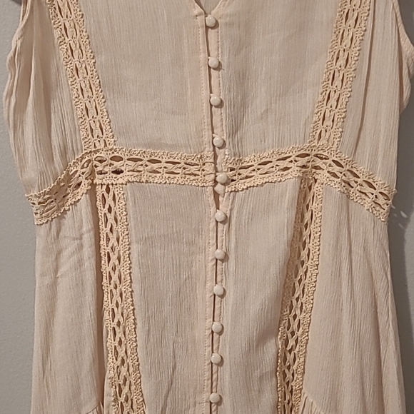POL Cream Button-Dow Crochet Lace Flutter Sleeves Tunic Boho Blouse Top Wmns M - Picture 3 of 16